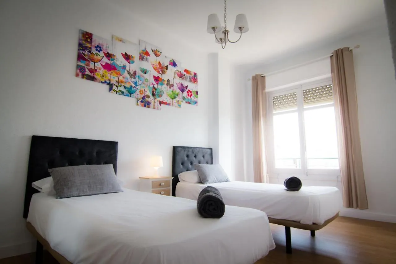 Holidays2Malaga Terraza & Junto Puerto Deportivo 0*,