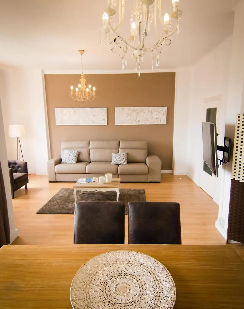 Holidays2Malaga Terraza & Junto Puerto Deportivo 0*,